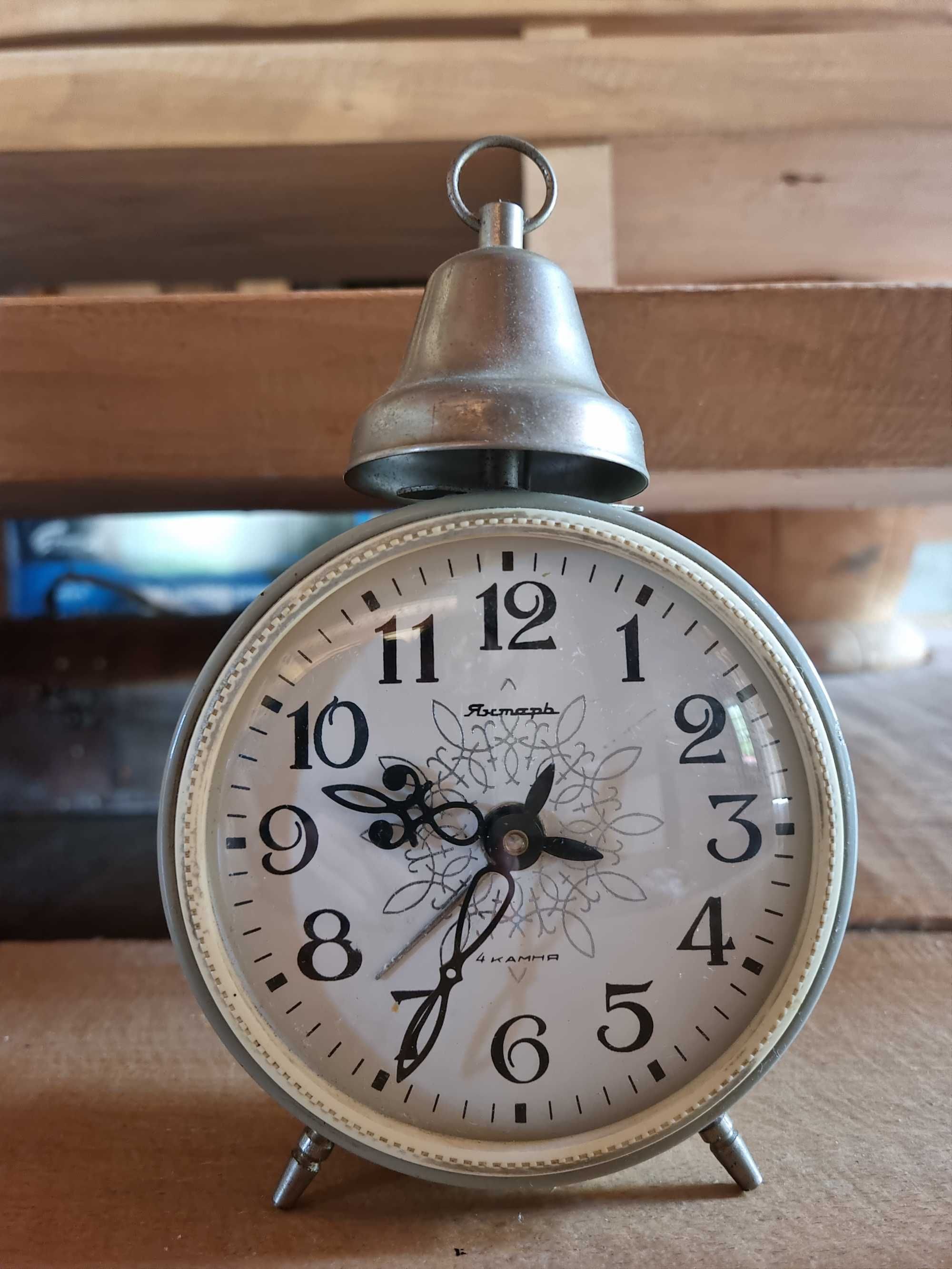 Stary zegarek budzik