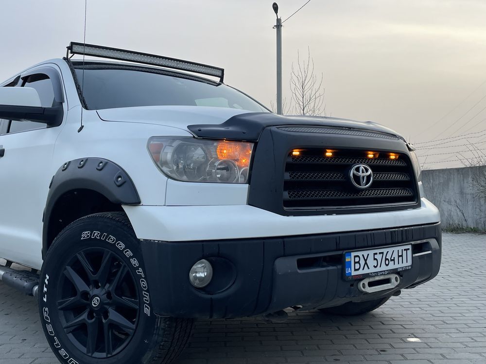 Продам toyota tundra