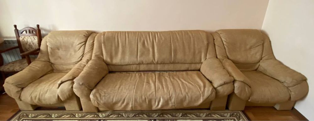 Продам комплект диван і 2 крісла (іноземні)