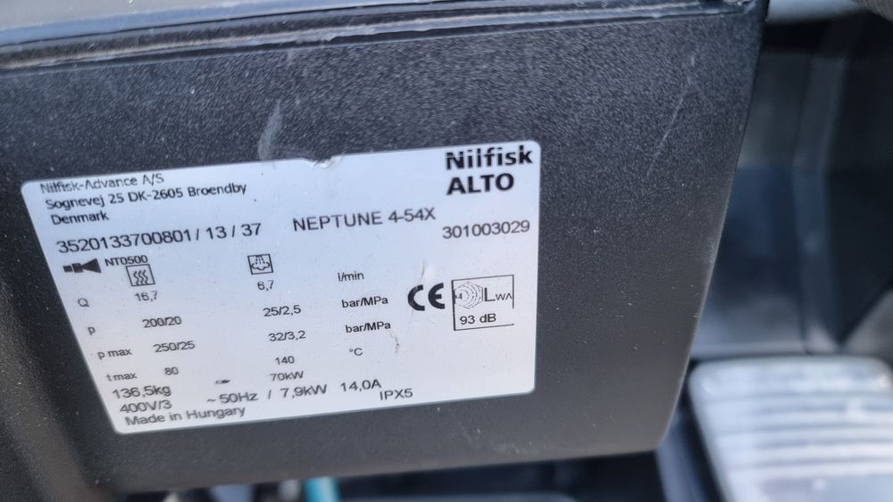 Мийка високого тиску 3 нагріванням води Nilfisk neptune 4