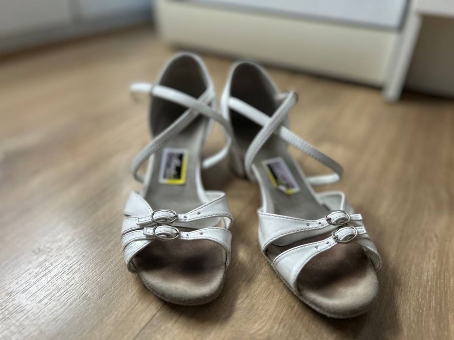 Туфлі для танців 23 см дитяче танцювальне взуття танцювальні бальні