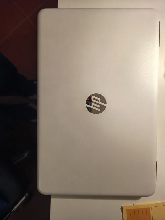 HP pavilion 15-aw002np