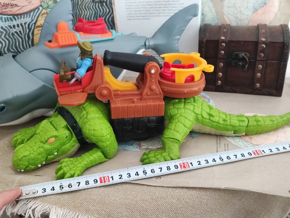 Figurki  2 szt MATTEL 2016,2019  Rekin i Krokodyl