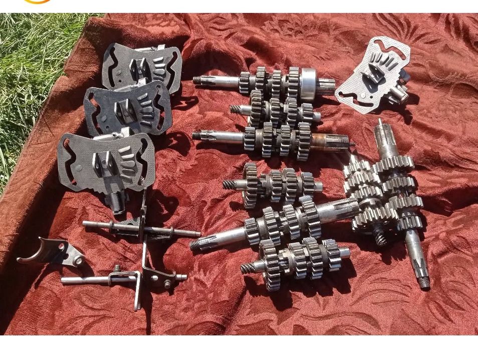 Мотор, запчастини ява 634,чезет, старушка