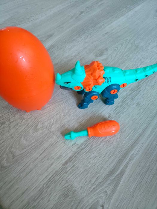 Dinozaur do skręcania