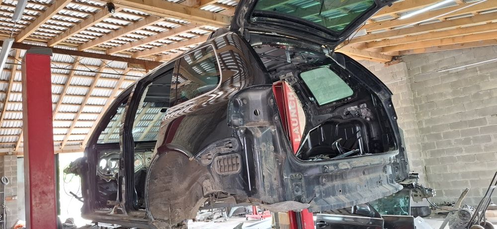 Четверть криша ланджерон vw туарег 2002-10р (бучач)