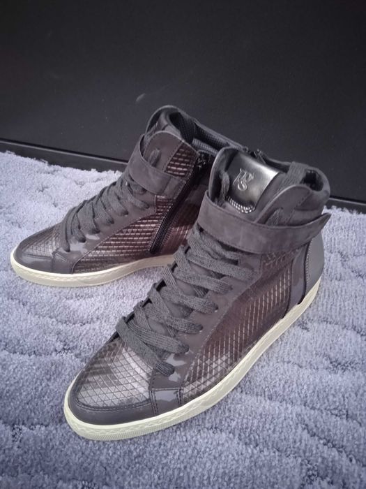 Ботинки , кросівки шкіряні.