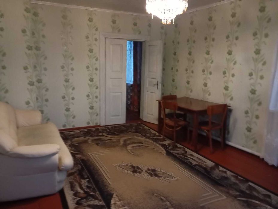 продам будинок з меблями   . 25 соток землі. Два котли на газ та дрова