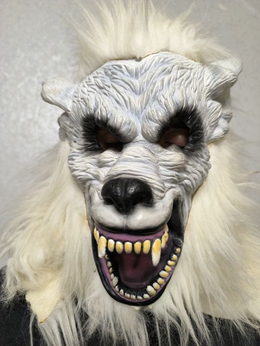 Маска на Хелловін для дорослих