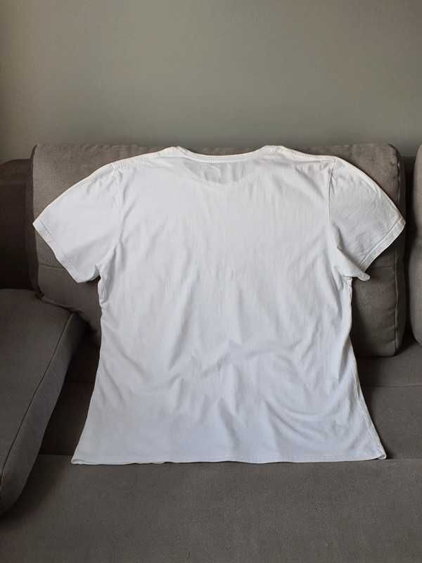Biała koszulka z lekkim nadrukiem / Cena do Negocjacji
