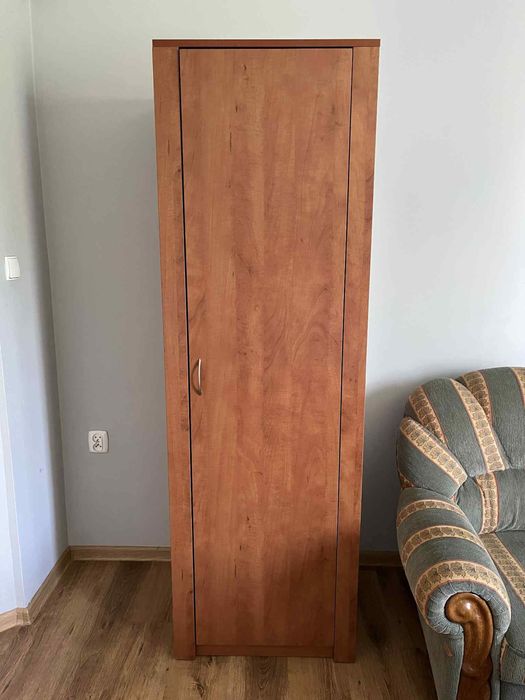 Szafa jednoskrzydłowa – kolor ciepły brąz / wiś