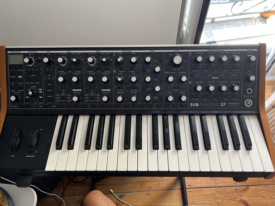 MOOG SUBSEQUENCE 37