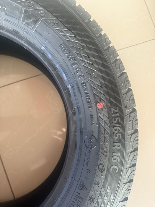 Шини всесезонні 215/65/16C Continental VanContact 4 Season