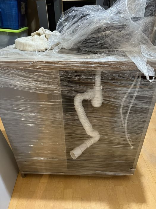 Тумба та тумба з умивальником