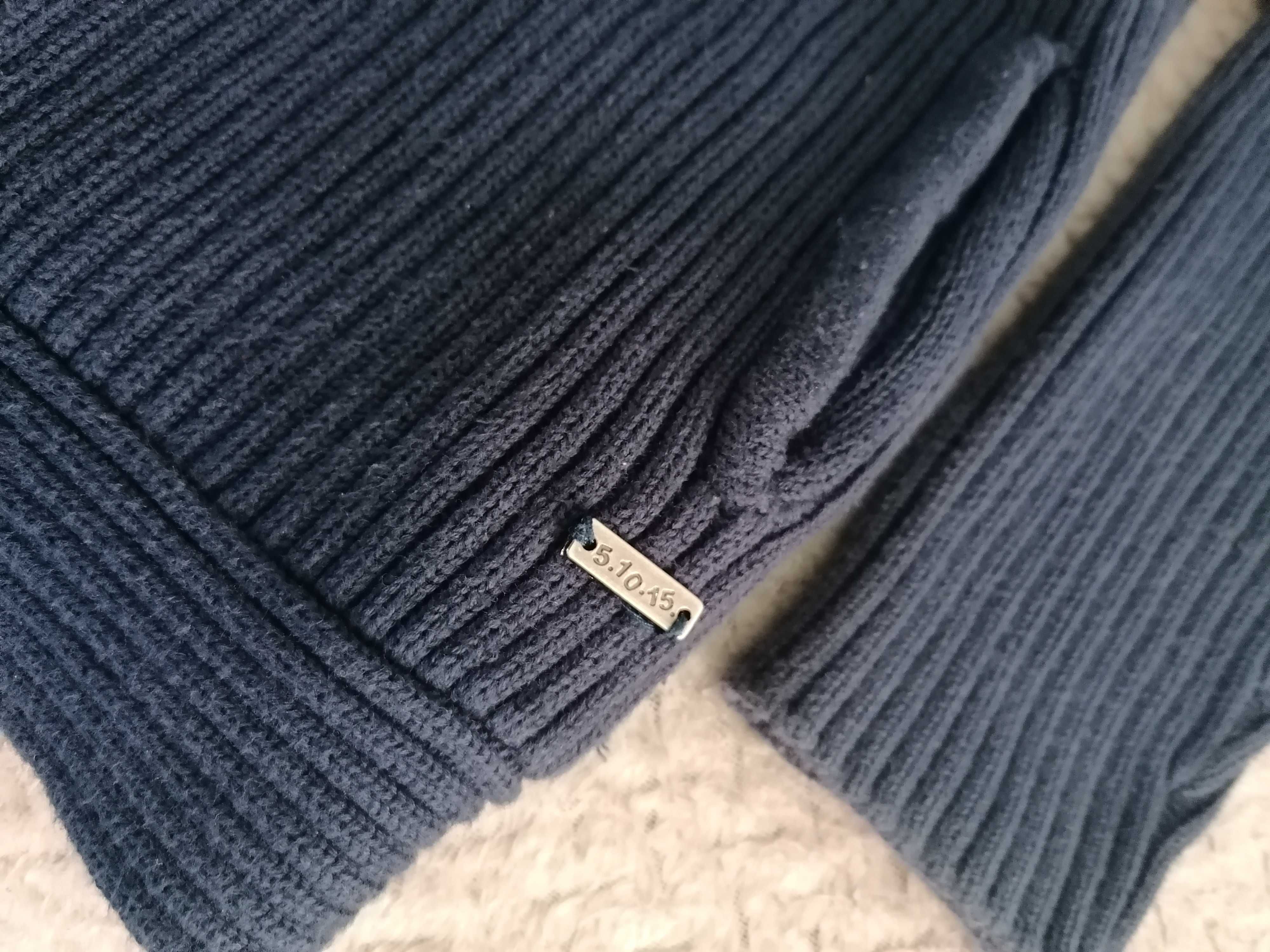 Sweter chłopięcy 116 grubszy 5.10.15. rozpinany