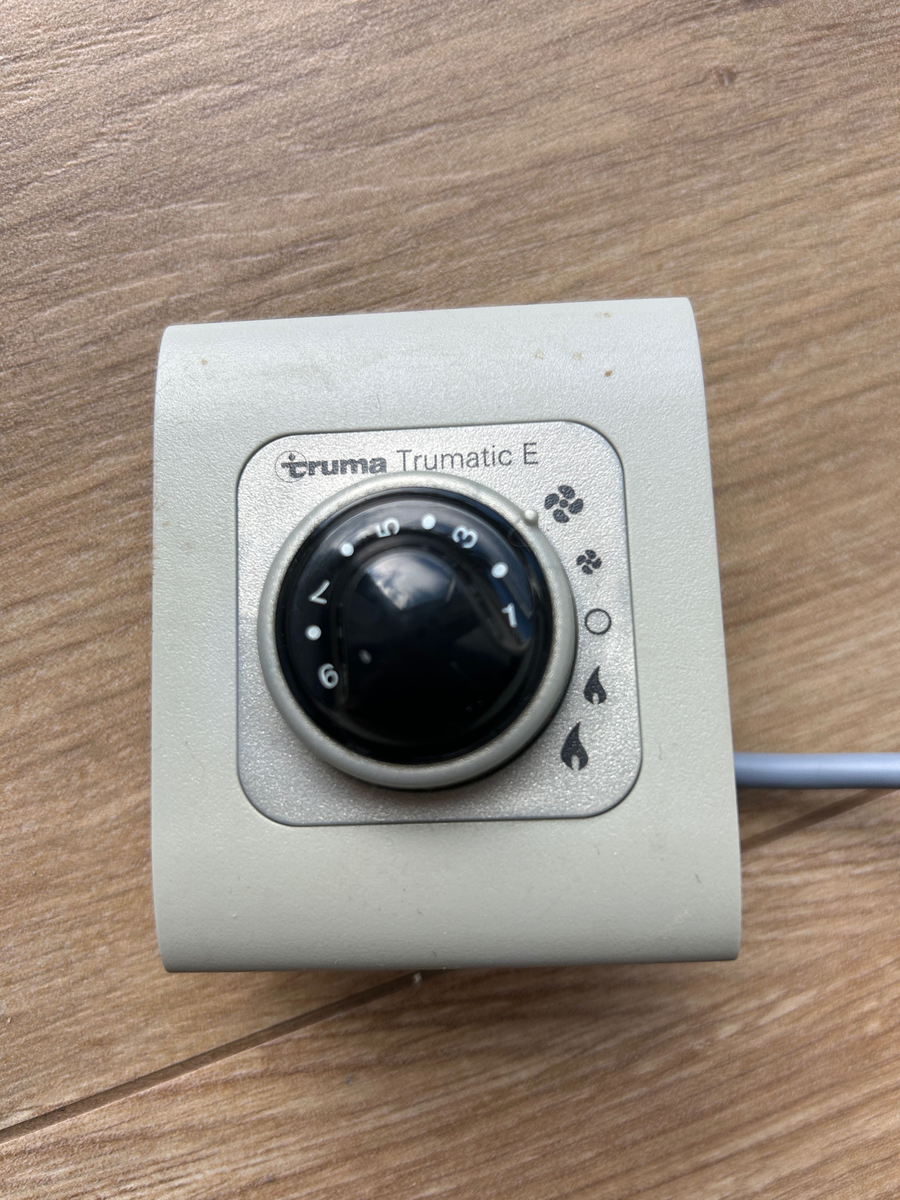 Truma Trumatic E 2400 – ogrzewanie gazowe, używane