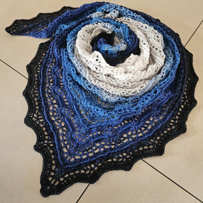 Chusta robiona na szydełku ręcznie Handmade