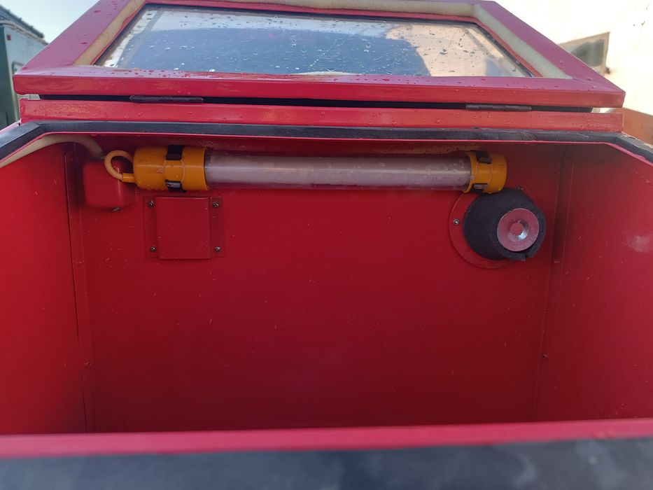 Piaskarka inzektorowa warsztatowa kabinowa 90l