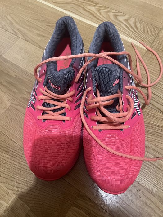 Asics кросовки 39,5 размер для бега и отдыха