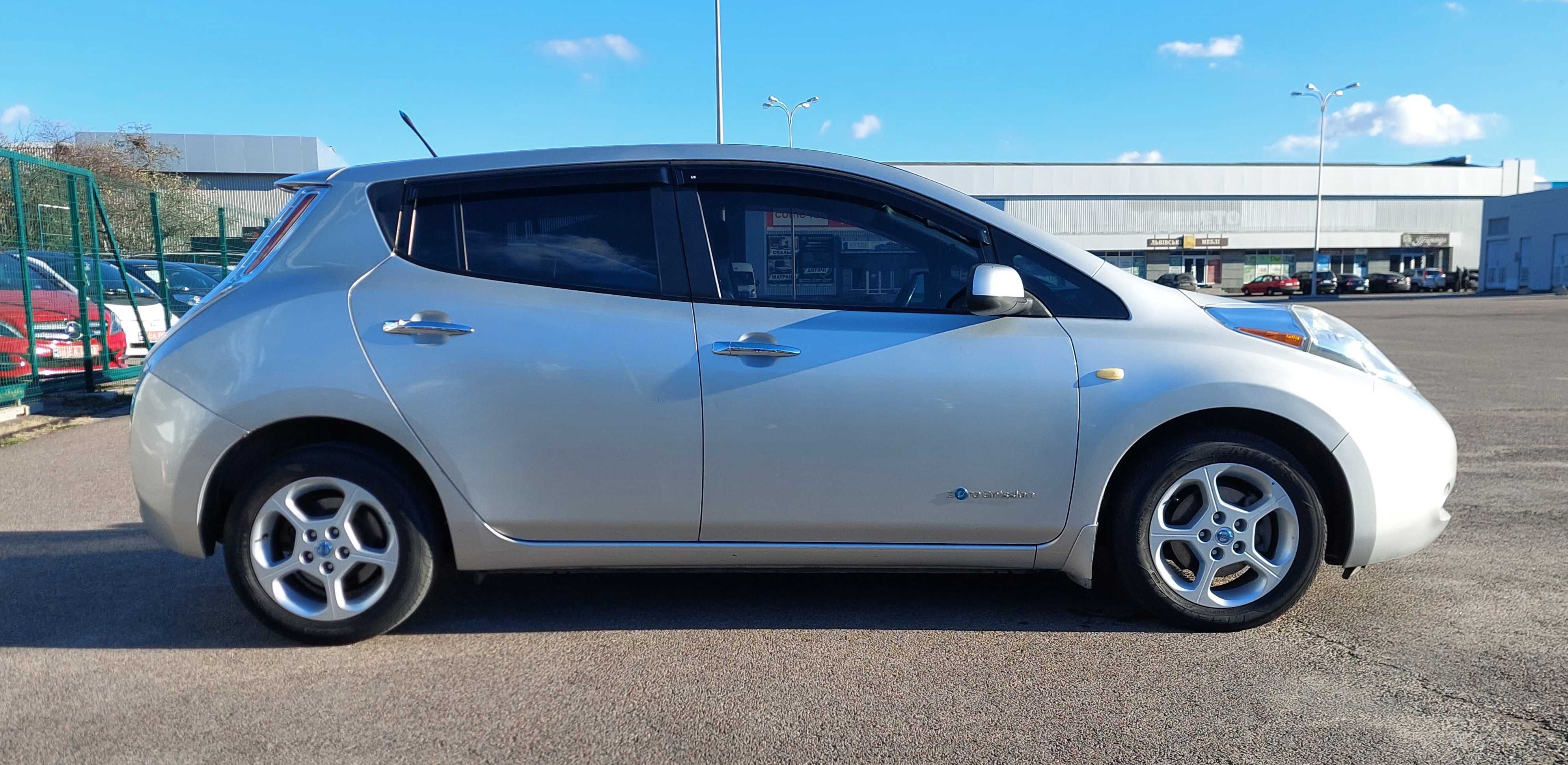 Nissan "Leaf" ze0 2013