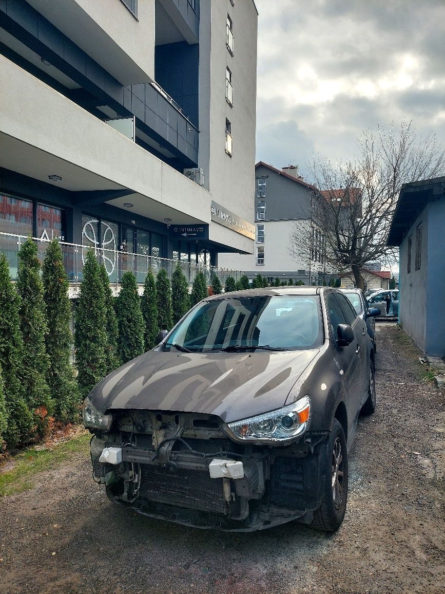 Blacharstwo progi tłumikii konserwacja . Lakiernictwo pojazdowe .