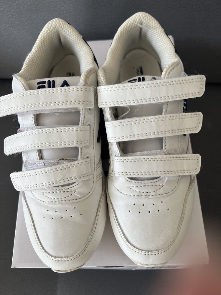 Fila Sneakersy Orbit Velcro Low Kids białe basic r.33
