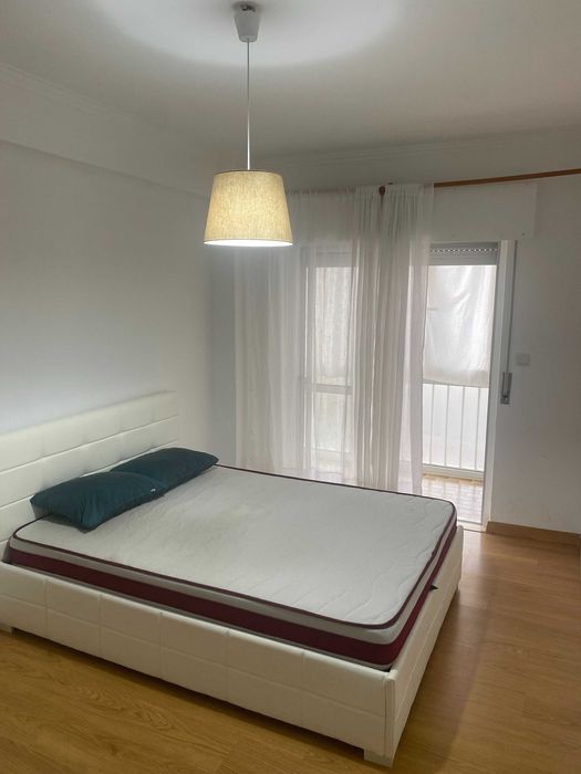 Quarto no Cacem disponiveis para arrendar