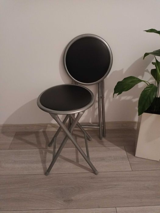 Sprzedam dwa stołki