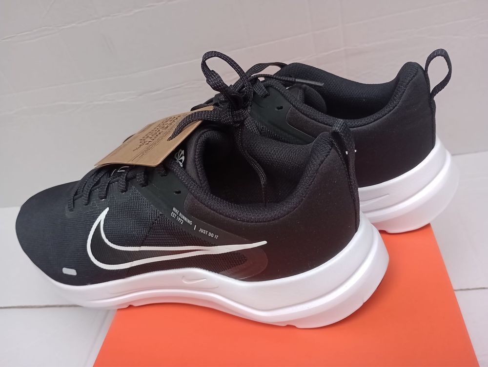 Nowe Nike Downshifter 12 męskie czarne obuwie sportowe r 44,5/45