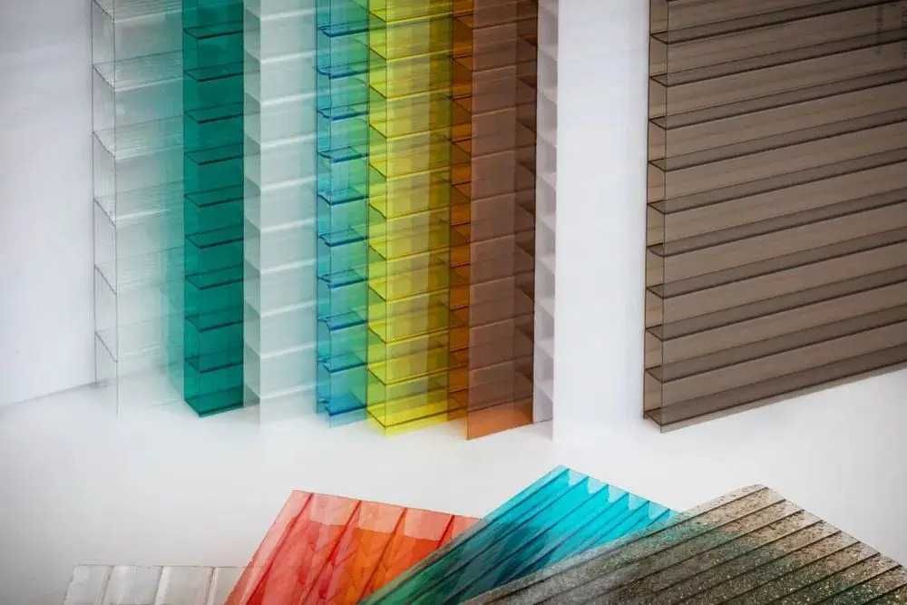 Poliwęglan komorowy mleczny (opal)