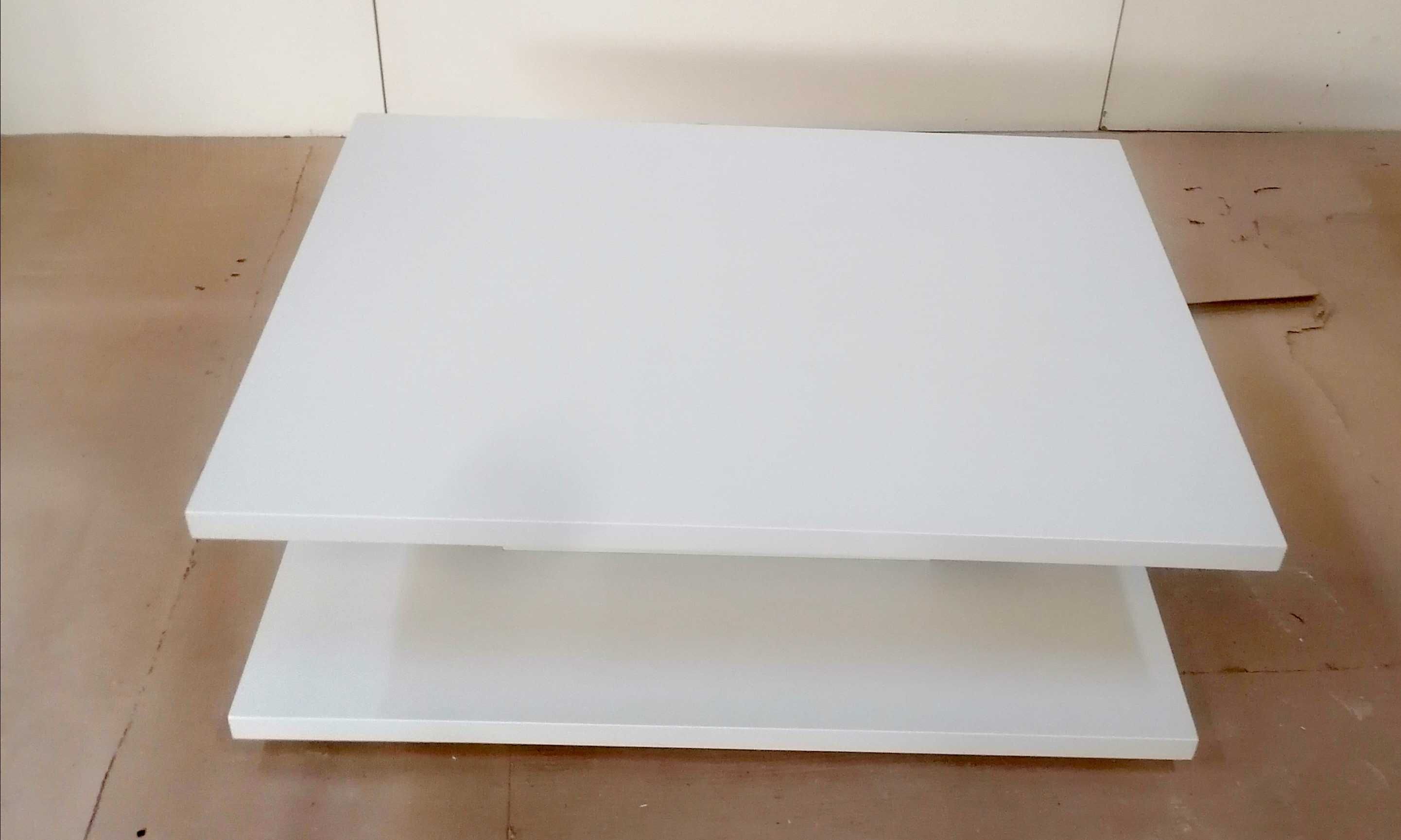 Mesa centro lacada em branco