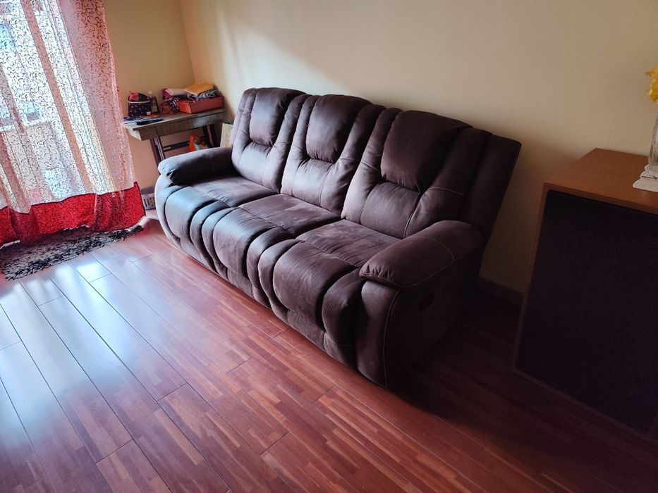 Sofá em pele 3 lugares