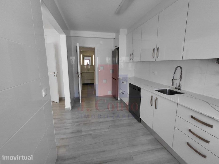Apartamento T1 com terraço e estacionamento