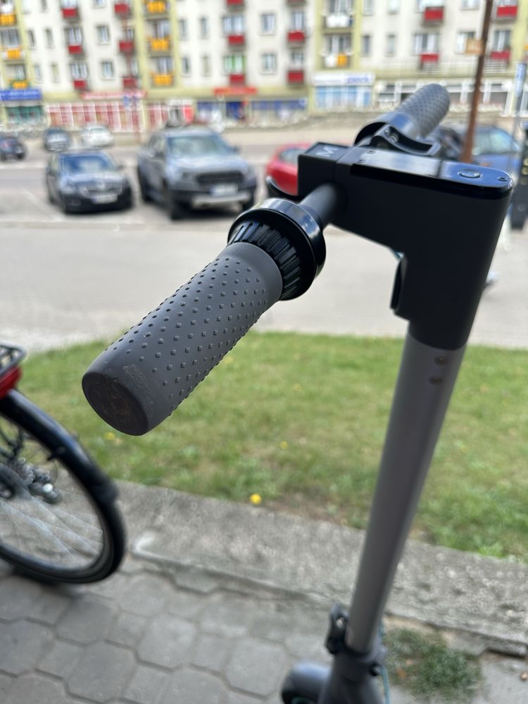 Hulajnoga Elektryczna Motus Scooty 10 2022 stan bdb z ładowarką.