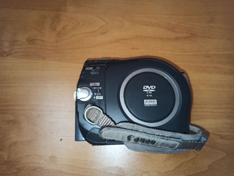 Відеокамера Canon DC311
