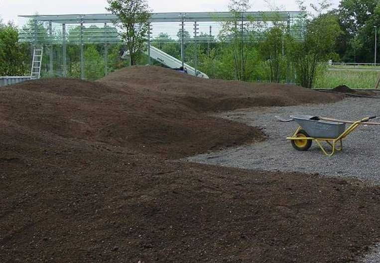 ZIEMIA PRZESIANA Czarnoziem Pod Trawnik Transport 28 t wywrotka gleba