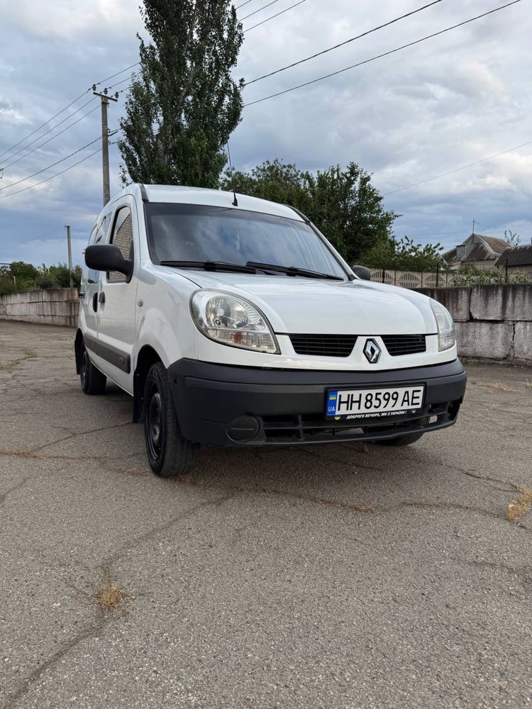 Renault kangoo авто