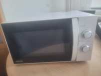 Kuchenka mikrofalowa Toshiba (jak nowa)