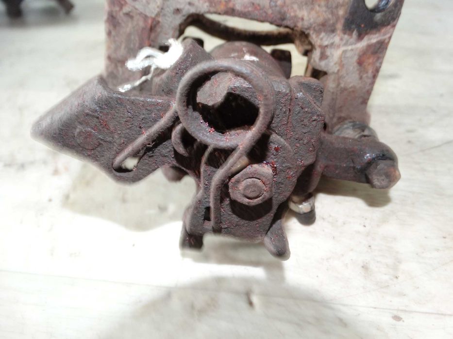 Б/у супорт тормозний лівий задній Volkswagen transporter t4 1996-2003