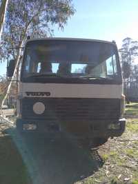 Camião VOLVO FL6 12