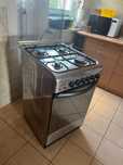 Kuchenka gazowo- elektryczna Indesit. Elektryczny piekarnik