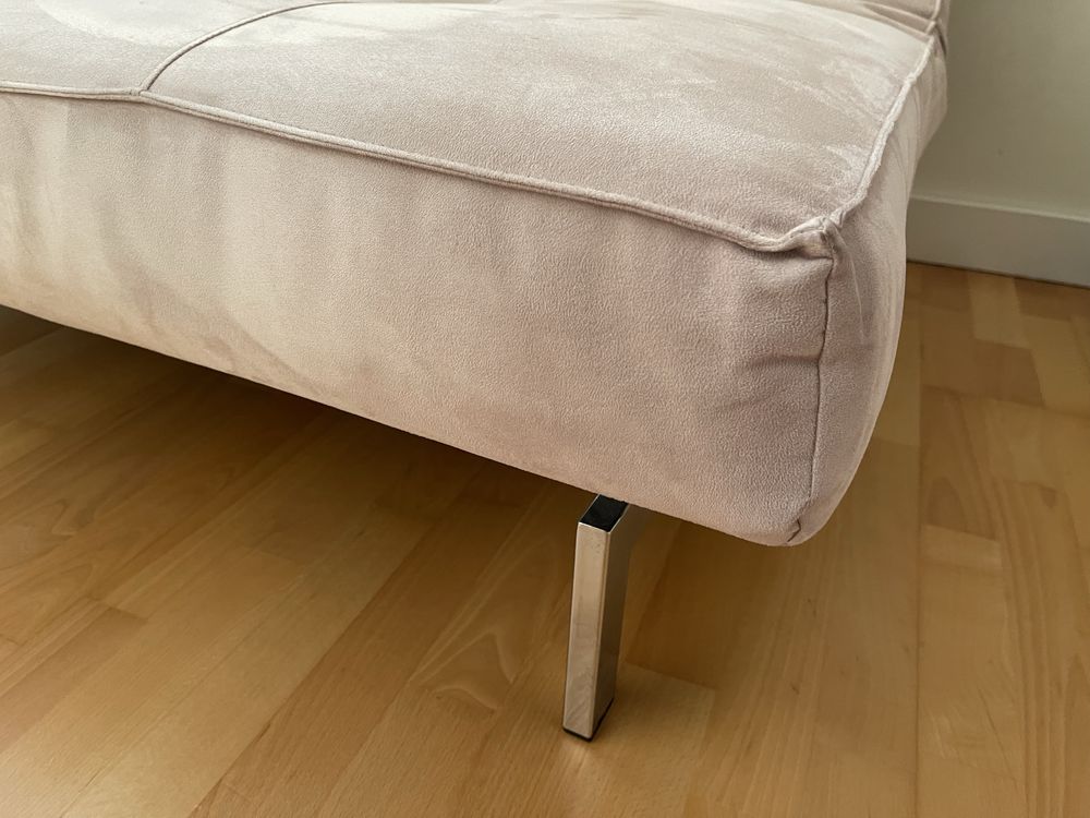 Sofá-cama bege da AREA