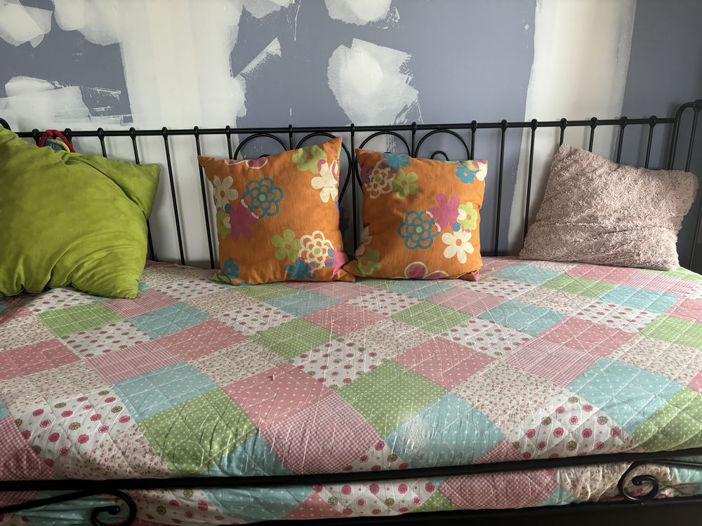 Cama   + estrado + colchão de 90x200