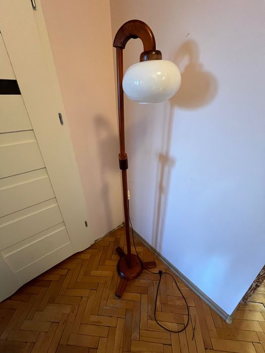 Lampa stojąca podlogowa