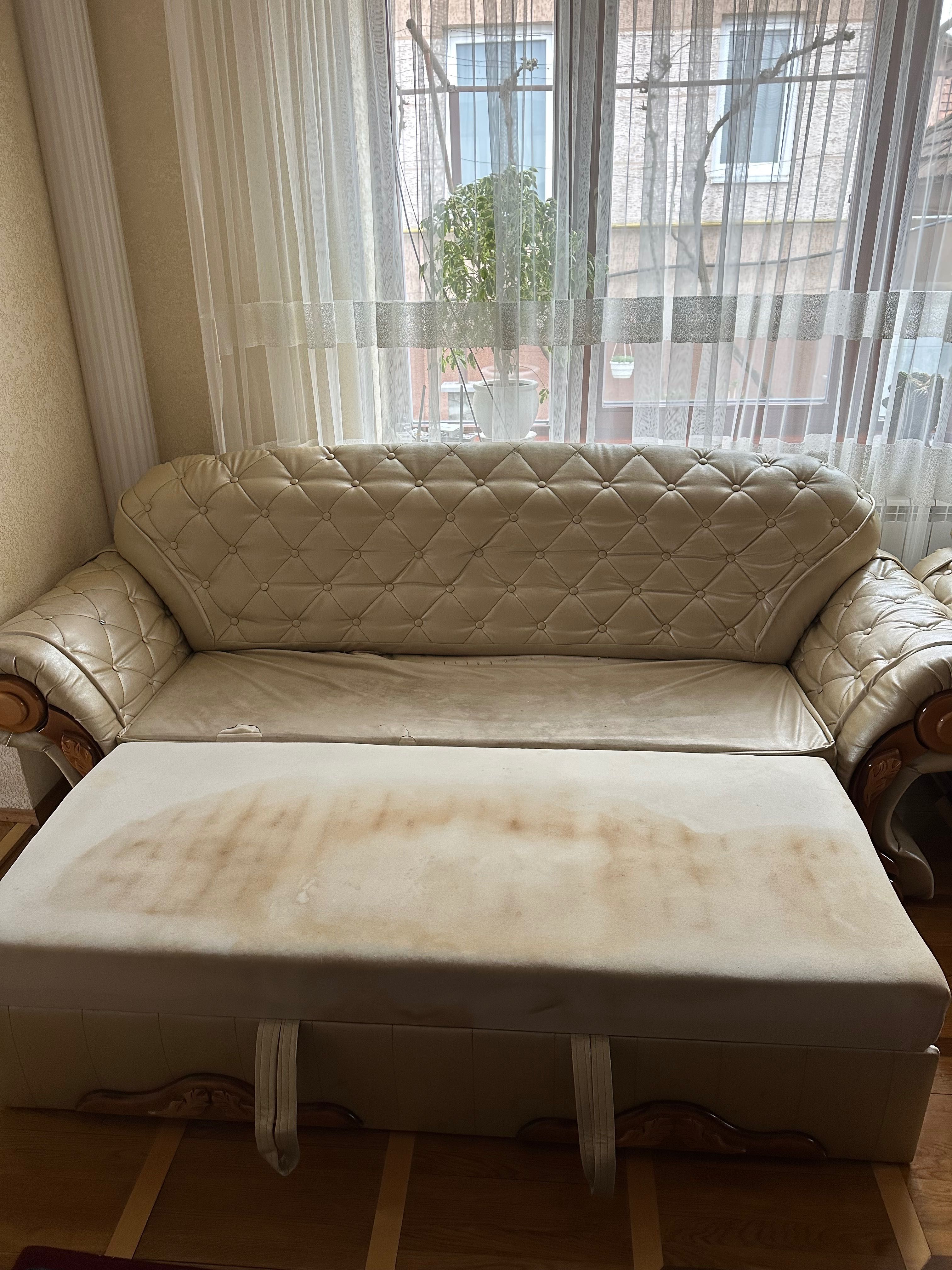 Продам диван і крісла