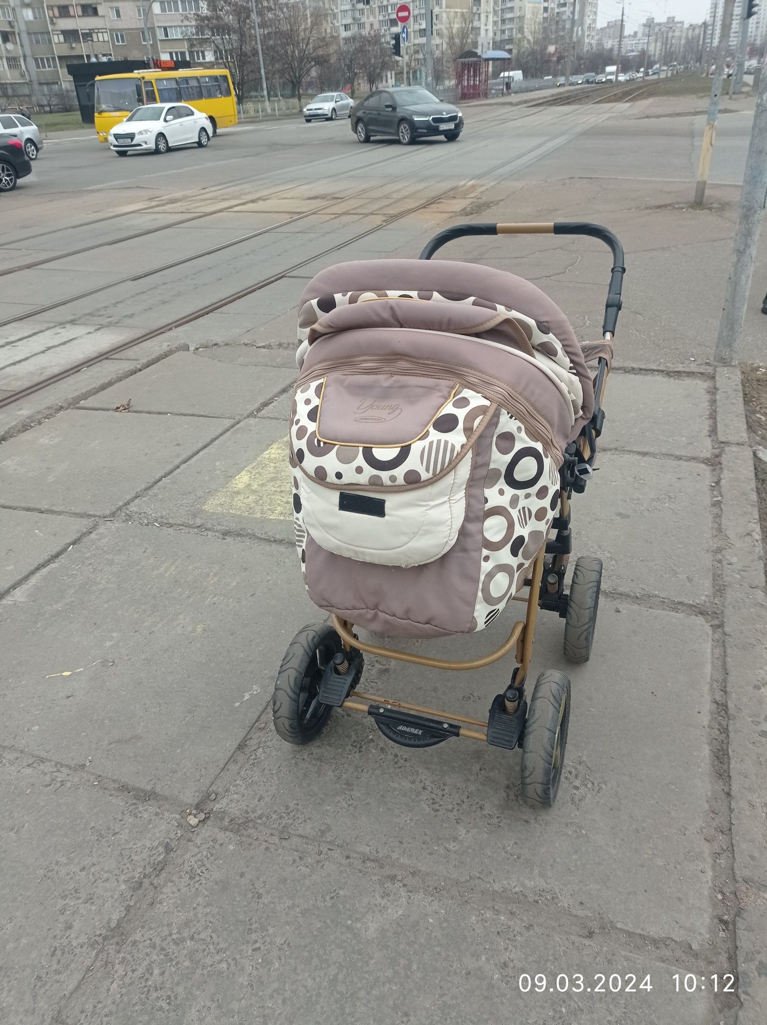 Дитячій візочок у гарному стані .