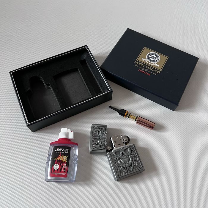Бензиновая зажигалка Kantai mc02 форма Zippo + бензин + коробка