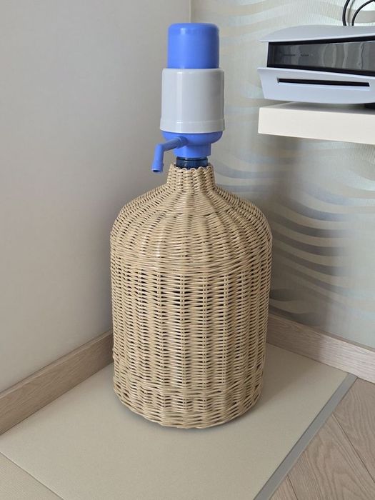 Плетений футляр на бутиль для води