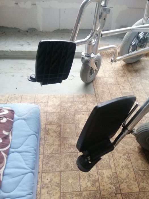 Інвалідне кресло, візок.