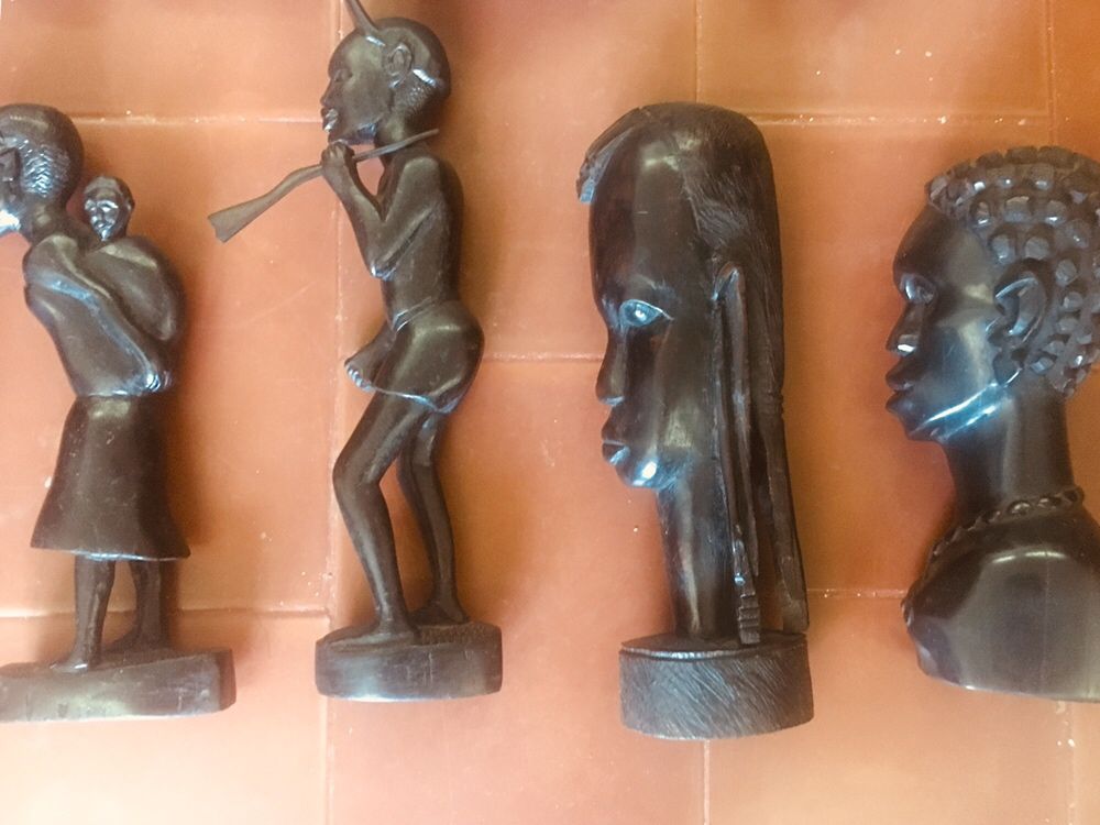 Estatuetas de Pau Preto